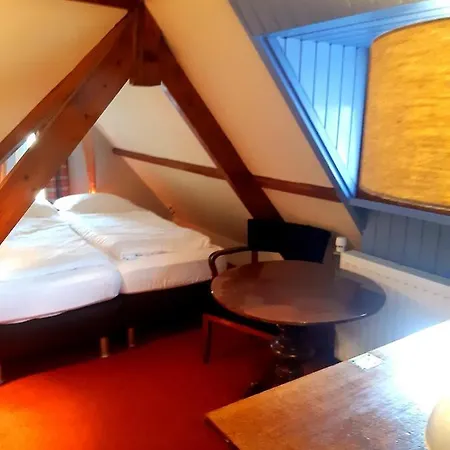 לינה וארוחת בוקר Zomerdijk 3*